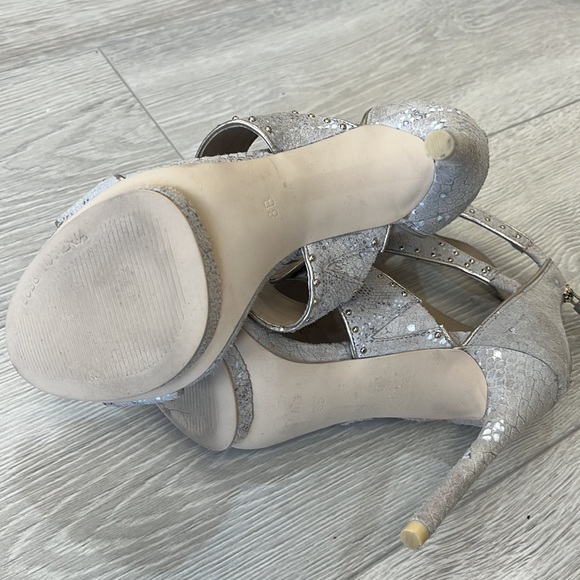 BCBGMaxAzria Beige Gold Studded Zip Up Stiletto—4.5”Heels —Size 8B— - Picture 10 of 12